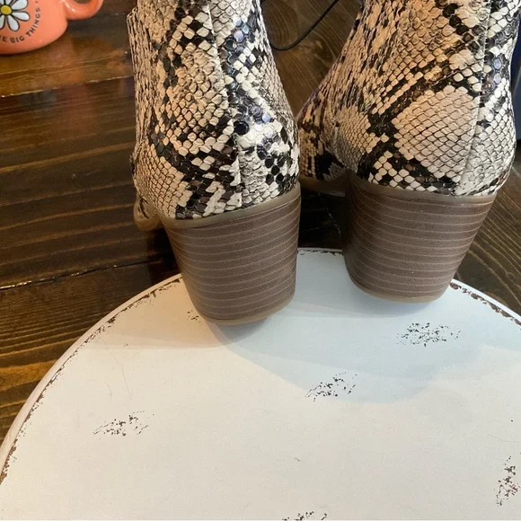 NWT A.N.A. Snakeskin Ankle Boots - Picture 10 of 11